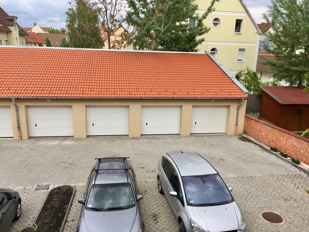 Barand Apartman Eger Exteriör bild