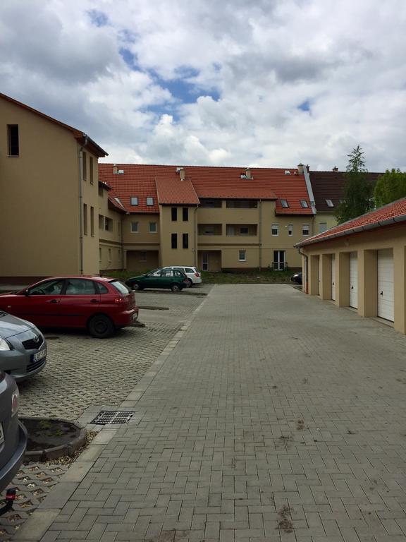 Barand Apartman Eger Exteriör bild